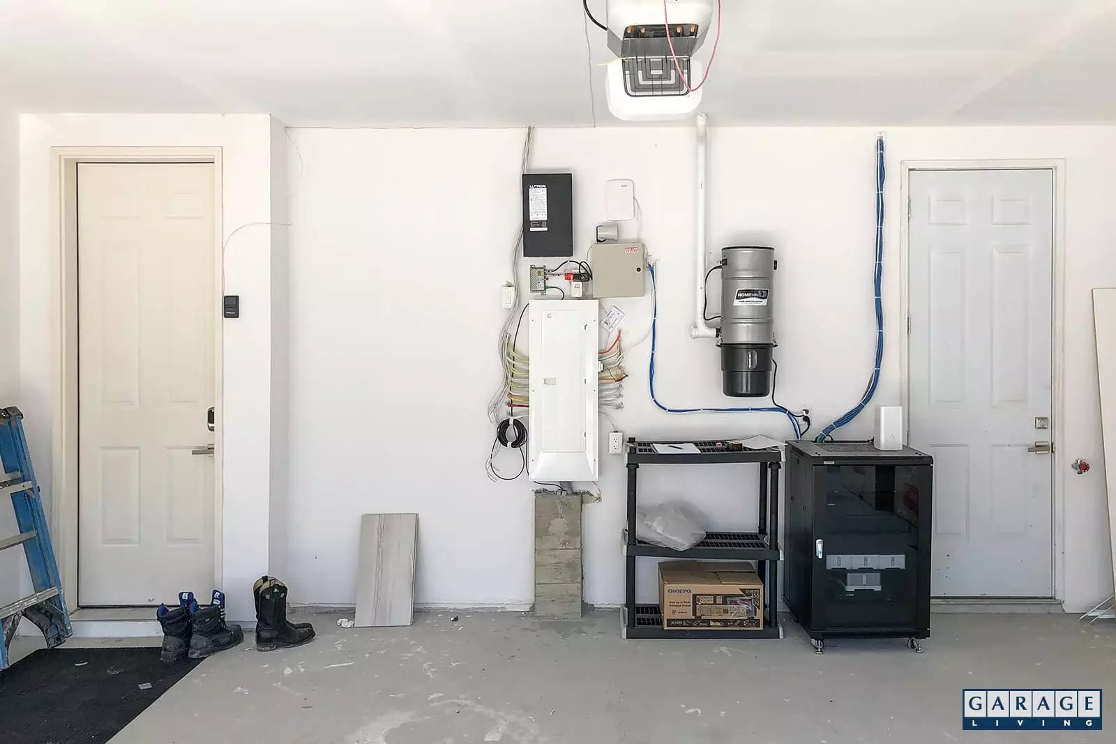 Minimalistic Garage before - Garage Living